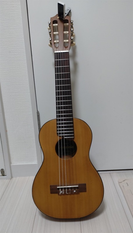 YAMAHA GL1 Guitaleleの画像